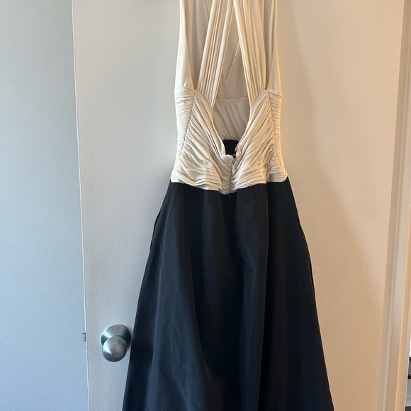 Classic evening formal gown with pockets! - Picture 2 of 5